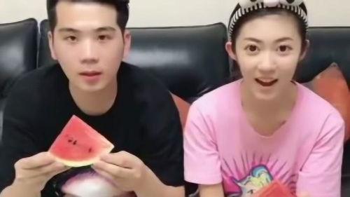 和老婆比赛吃瓜视频大全,吃瓜大赛视频大全，笑料横生！